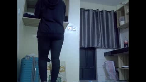 Snapshot of naughty_baddie5 chatting on November 6, 9:48 pm candy online show from November 6, 9:48 pm