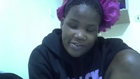 Snapshot of naughty_baddie5 chatting on November 22, 10:36 am candy online show from November 22, 10:36 am