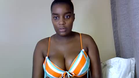 Snapshot of naughty_booby chatting on June 26, 10:25 pm Bettybooby online show from June 26, 10:25 pm
