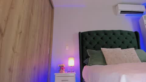 HAPPY HOUR online show from April 6, 11:05 pm