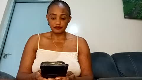 Snapshot of naughty_girl24722293 chatting on June 15, 10:06 am ask online show from June 15, 10:06 am