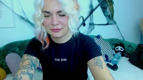 Maria  online show from October 30, 4:52 pm