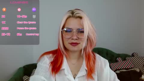 Snapshot of naughty_kittyy1 chatting on November 18, 2:54 pm Maria online show from November 18, 2:54 pm
