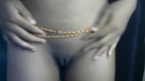 Snapshot of naughty_laura0811 chatting on May 18, 10:04 pm Naughty laura online show from May 18, 10:04 pm