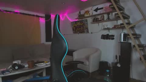 Snapshot of naughty_nik43 chatting on February 26, 3:41 pm Nik online show from February 26, 3:41 pm