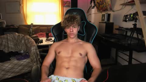 Snapshot of naughty_nik43 chatting on September 19, 9:00 am Nik online show from September 19, 9:00 am