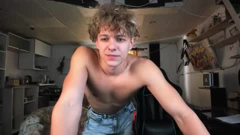 Snapshot of naughty_nik43 chatting on September 25, 9:35 am Nik online show from September 25, 9:35 am