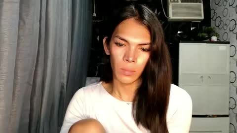 Snapshot of naughty_princess24 chatting on June 4, 7:20 pm Ariela online show from June 4, 7:20 pm
