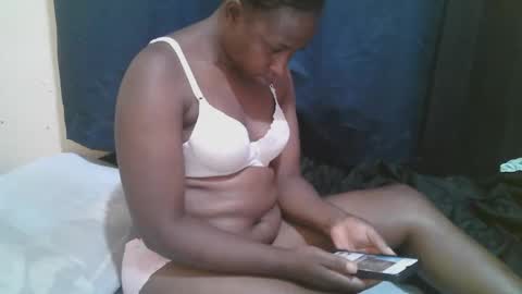 Snapshot of naughty_slender2 chatting on September 22, 12:12 am jn online show from September 22, 12:12 am