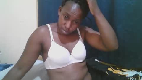 Snapshot of naughty_slender2 chatting on September 23, 12:46 am jn online show from September 23, 12:46 am