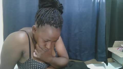 Snapshot of naughty_slender2 chatting on October 10, 5:39 am jn online show from October 10, 5:39 am