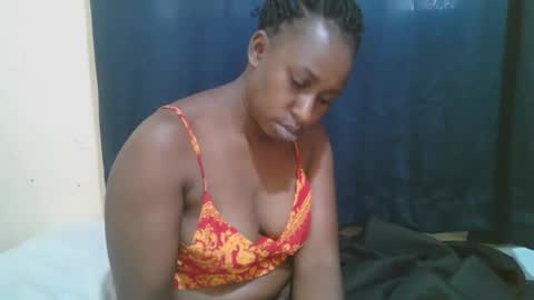 Snapshot of naughty_slender2 chatting on October 11, 7:40 am jn online show from October 11, 7:40 am