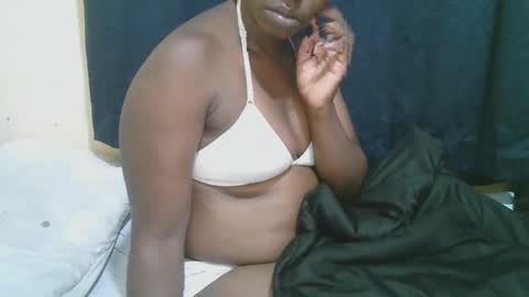 Snapshot of naughty_slender2 chatting on October 13, 2:44 am jn online show from October 13, 2:44 am