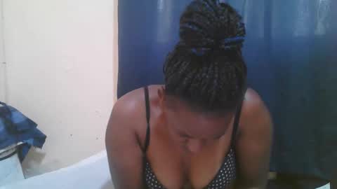 Snapshot of naughty_slender2 chatting on October 18, 6:16 am jn online show from October 18, 6:16 am