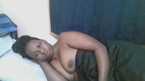 Snapshot of naughty_slender2 chatting on October 19, 2:01 am jn online show from October 19, 2:01 am