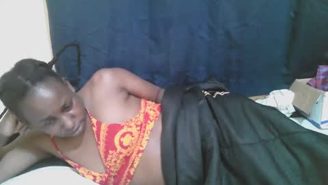 Snapshot of naughty_slender2 chatting on November 6, 7:04 pm jn online show from November 6, 7:04 pm