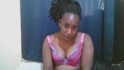 Snapshot of naughty_slender2 chatting on November 19, 3:01 pm jn online show from November 19, 3:01 pm