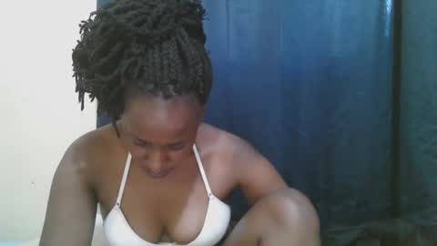 Snapshot of naughty_slender2 chatting on November 20, 4:56 am jn online show from November 20, 4:56 am