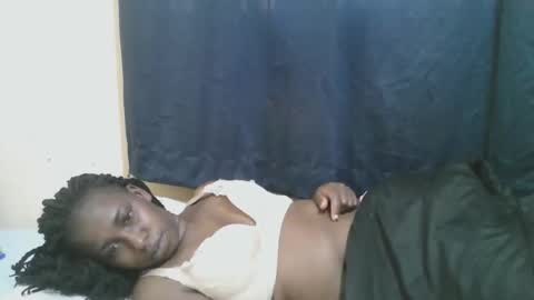 Snapshot of naughty_slender2 chatting on November 25, 7:30 am jn online show from November 25, 7:30 am