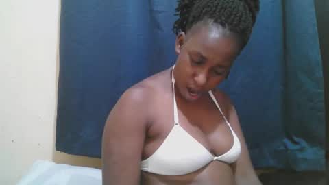 Snapshot of naughty_slender2 chatting on November 25, 7:36 pm jn online show from November 25, 7:36 pm