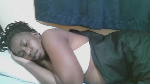 Snapshot of naughty_slender2 chatting on November 26, 7:59 pm jn online show from November 26, 7:59 pm