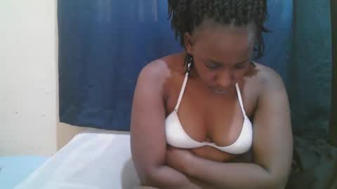 Snapshot of naughty_slender2 chatting on November 27, 8:05 am jn online show from November 27, 8:05 am