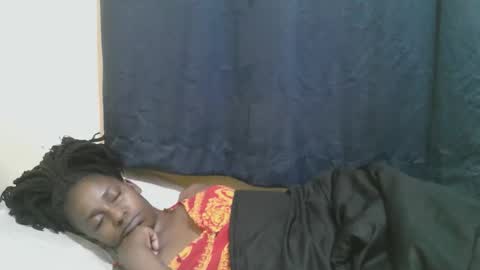 Snapshot of naughty_slender2 chatting on November 27, 8:11 pm jn online show from November 27, 8:11 pm