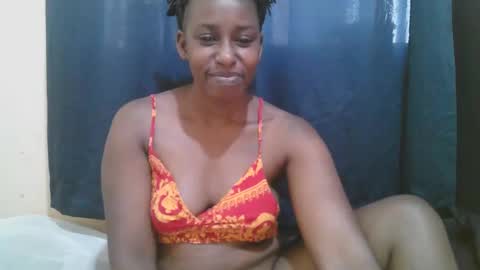 Snapshot of naughty_slender2 chatting on November 28, 8:17 am jn online show from November 28, 8:17 am