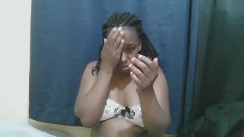 Snapshot of naughty_slender2 chatting on November 29, 2:58 am jn online show from November 29, 2:58 am