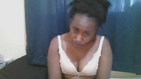 Snapshot of naughty_slender2 chatting on December 14, 7:58 am jn online show from December 14, 7:58 am