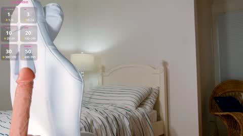 Snapshot of naughty_tilly chatting on January 15, 8:48 pm Tilly Mae online show from January 15, 8:48 pm