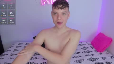 Snapshot of naughty_twink_ chatting on April 19, 2:00 am Noah online show from April 19, 2:00 am