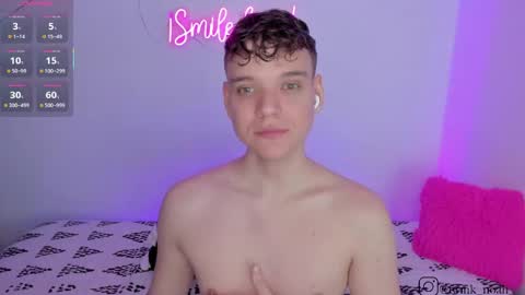 Snapshot of naughty_twink_ chatting on April 25, 11:02 am Noah online show from April 25, 11:02 am
