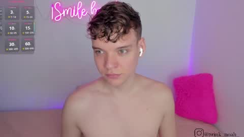 Snapshot of naughty_twink_ chatting on May 5, 4:59 pm Noah online show from May 5, 4:59 pm