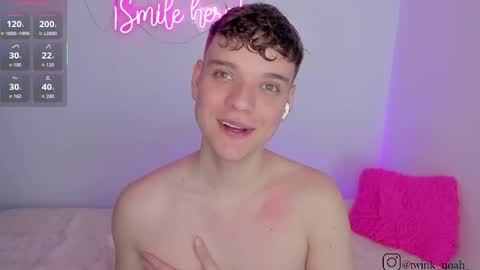 Snapshot of naughty_twink_ chatting on May 15, 5:09 pm Noah online show from May 15, 5:09 pm