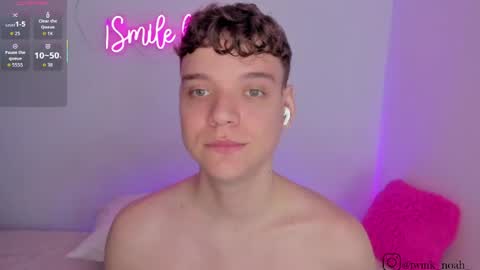 Snapshot of naughty_twink_ chatting on May 22, 5:18 pm Noah online show from May 22, 5:18 pm