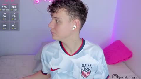 Snapshot of naughty_twink_ chatting on June 26, 5:06 pm Noah online show from June 26, 5:06 pm