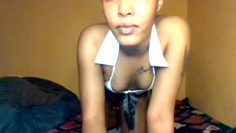 Snapshot of naughtyaura_ebony chatting on July 7, 4:37 am Bree doll online show from July 7, 4:37 am