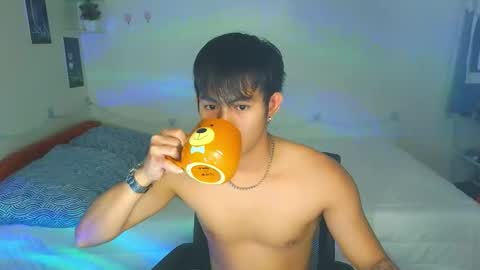 Snapshot of naughtyboylouie chatting on October 10, 6:56 am Loue online show from October 10, 6:56 am