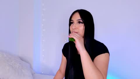 Snapshot of naughtybunnyy_1 chatting on May 15, 10:50 pm online show from May 15, 10:50 pm