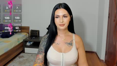 Snapshot of naughtycleo chatting on December 4, 7:50 am cleo online show from December 4, 7:50 am