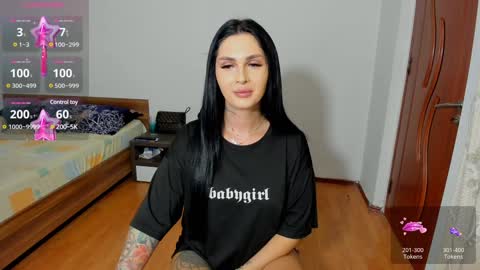 Snapshot of naughtycleo chatting on December 13, 2:21 am cleo online show from December 13, 2:21 am