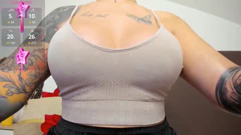 Snapshot of naughtycleo chatting on September 19, 4:14 am cleo online show from September 19, 4:14 am