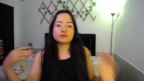 Snapshot of naughtygirl_mmm chatting on October 21, 7:36 pm Valeria online show from October 21, 7:36 pm