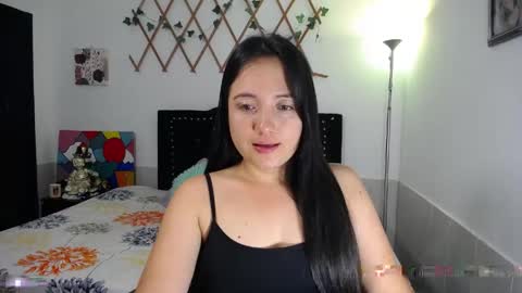 Snapshot of naughtygirl_mmm chatting on May 5, 9:23 pm Valeria online show from May 5, 9:23 pm