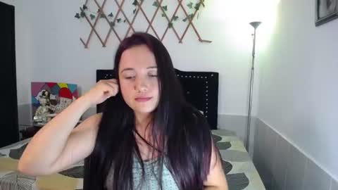Snapshot of naughtygirl_mmm chatting on June 9, 8:53 pm Valeria online show from June 9, 8:53 pm