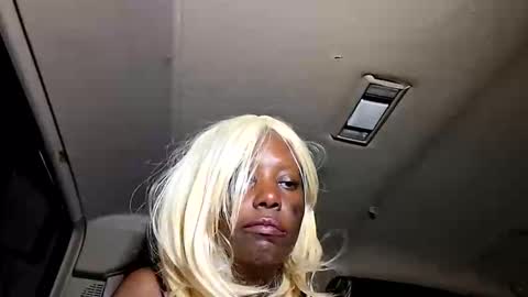 naughtygurlpix online show from April 24, 10:28 am