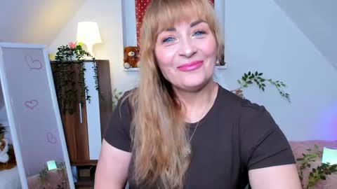 Snapshot of naughtymilane chatting on November 20, 8:52 pm Milana - on air every day except Wednesday from 9 pm to 4 am European time online show from November 20, 8:52 pm