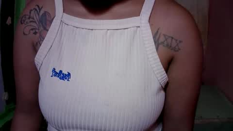 naughtymom_33 online show from November 3, 3:41 am