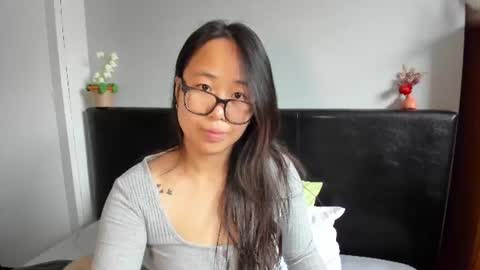 Gigi Chu  online show from June 17, 10:17 am